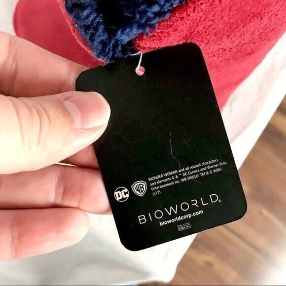 Wonder Woman NEW Women's XS 3-4 Faux Sherpa Slipper Boots Bioworld DC Comics - Picture 5 of 8